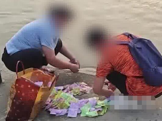 有人江边放生鱼豆腐?水务局回应 背后真相实在让人惊愕