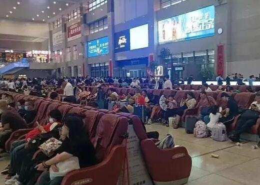 高铁站近9成是按摩椅?工作人员回应 背后真相实在让人惊愕