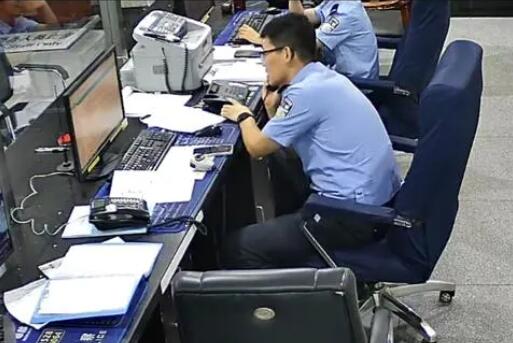床底异动女子机智报警发现是地震 内幕曝光简直太意外了
