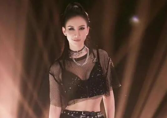 李玟二姐账号被网友刷屏 背后真相实在让人惊愕