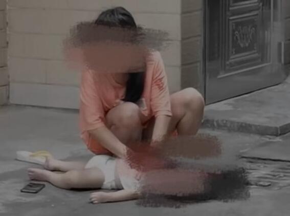 幼童被父亲从楼上扔下致死 警方回应 内幕曝光简直太意外了