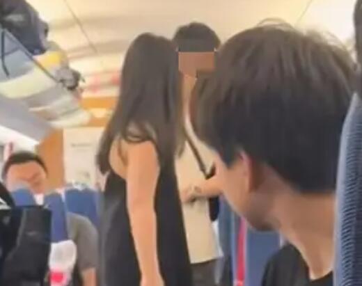 一岁多孩子高铁哭闹遭女子要求闭嘴 内幕曝光简直太意外了