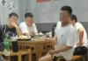 女子就餐被邻桌男盯着看 怒泼酸梅汁 内幕曝光简直太意外了