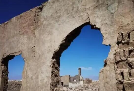 一家八口被困荒漠无人区28小时 背后真相实在让人惊愕