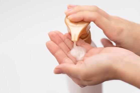 女生称海飞丝洗发水挤出大量虫卵 内幕曝光简直太意外了