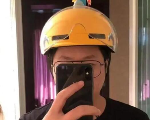 男子称任500强公司总监被裁后送外卖 背后真相实在让人惊愕