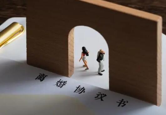 离婚7个月前夫晒照喜获一女 原因竟是这样太气人了