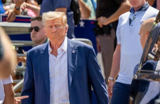 特朗普收押细节:草莓色头发蓝眼睛 背后真相实在让人惊愕