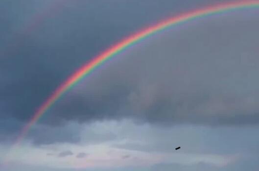 山东一地上空出现超大圆环彩虹 背后真相实在让人惊愕