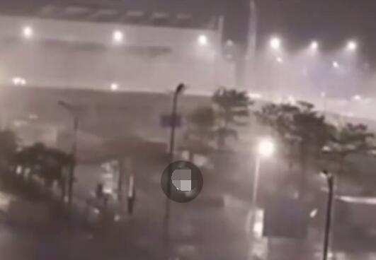 强台风苏拉登陆珠海 狂风呼啸树狂摇 背后真相实在让人惊愕