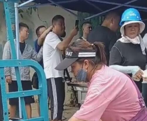 合肥10元盒饭姐重新开张 会继续经营好十元自助快餐