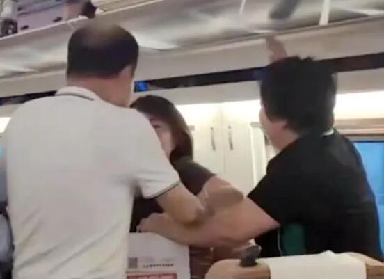 高铁拒换座被打女子:对方先动手 内幕曝光简直太意外了