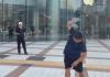 苹果门店回应刘金怒摔iPhone 原因竟是这样太无奈了