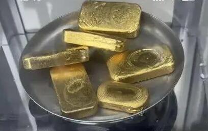 金价猛涨 有人连夜一口气变现33万 背后真相实在让人惊愕