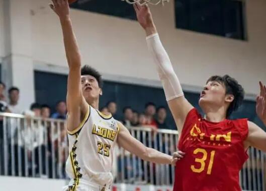 王哲林回国两战狂轰36分 为什么差距这么大？